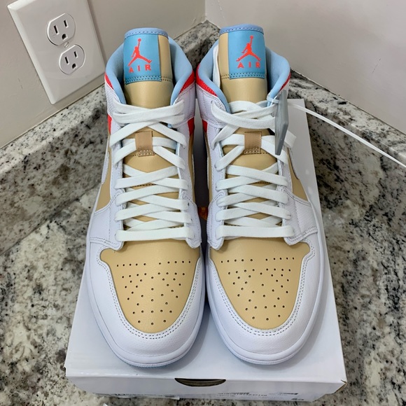 Air Jordan 1 Mid SE Sesame NIB - Picture 7 of 8